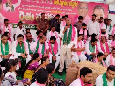 మంత్రుల కమీషన్ కోసమే ధాన్యం కటింగ్