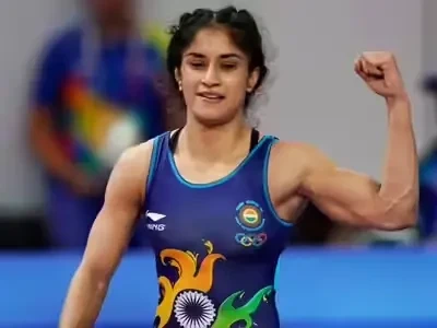 వినేష్ ఫోగట్కు షోకాజ్ నోటీసు జారీ చేసిన రెజ్లింగ్ సమాఖ్య