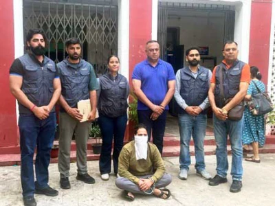 Two Suspected Thieves Nabbed in Joint Police Raid, gold ornament recovered