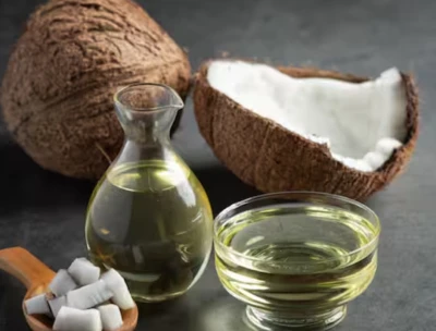 Apply coconut oil on your face before sleeping in summer, problems ranging from wrinkles to pimples will be reduced