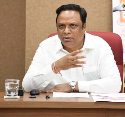 महापालिकेतील निविदा प्रक्रियेत पारदर्शकता आणण्यासाठी एआयचा वापर करा - मंत्री आशिष शेलार