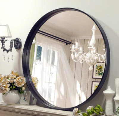 ଘରର ଏହି ଦିଗରେ ଲଗାନ୍ତୁ ଆଇନା;  ବଢ଼ିବ ଧନଧାନ୍ୟ