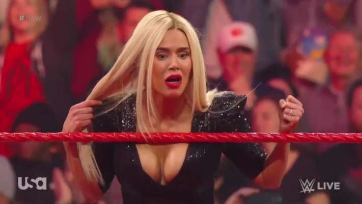 Wwe Superstar Lana Suffered Wardrobe Malfunction On Social Media