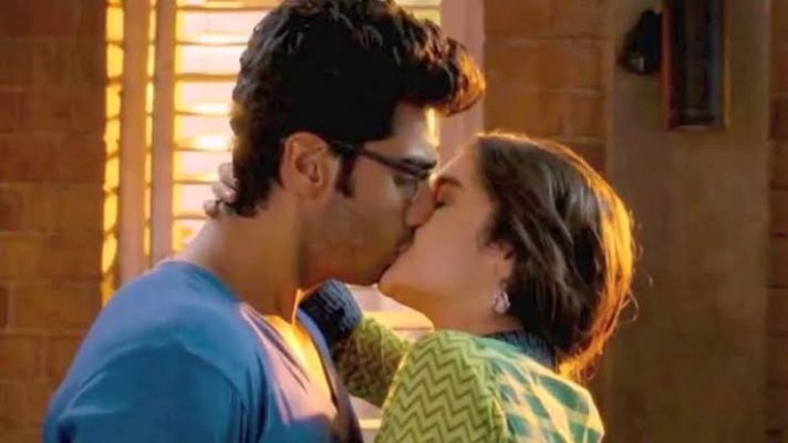 These Bollywood Actresses Are Expert In Doing The Kissing Scene In The Film News Crab Dailyhunt Nonton film aashiqui 2 (2013) subtitle indonesia streaming movie downloaddownload film bluray aashiqui 2 is a musical love story of these lovers who goes through love and hate, fame. kissing scene in the film
