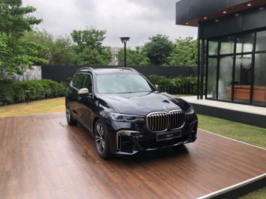 What Slowdown The Bmw X7 Is Sold Out Within 3 Months Of India Launch Zigwheels Dailyhunt