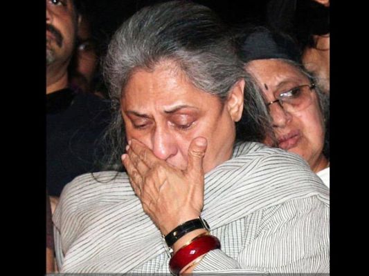 bollywood-ke-kisse-When-doctors-asked-Jaya-Bachchan-to-meet-Amitabh-for-the-last-time bollywood-ke-kisse-When-doctors-asked-Jaya-Bachchan-to-meet-Amitabh-for-the-last-time