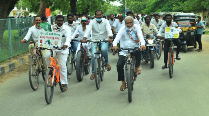 ಯಾದಗಿರಿ: ತೈಲ ಬೆಲೆ ಏರಿಕೆ ಖಂಡಿಸಿ ಕಾಂಗ್ರೆಸ್‌ ಪ್ರತಿಭಟನೆ