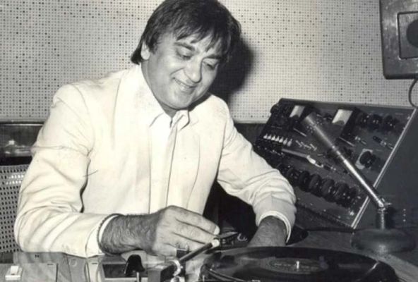 Before coming to films, Sunil Dutt used to work in radio, despite  successful actor, had to struggle for life - News Crab | DailyHunt