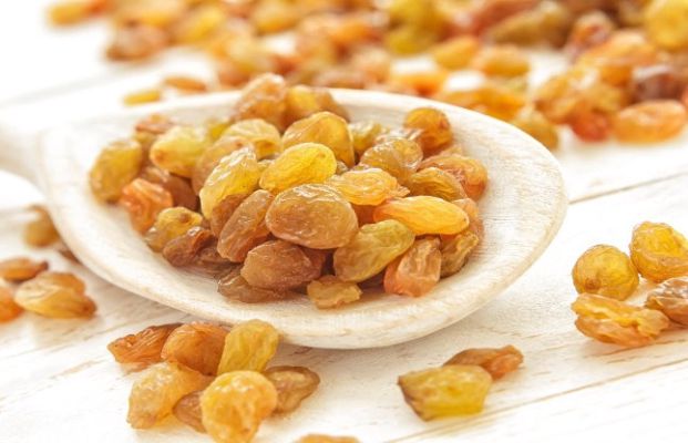 किशमिश खाने से यह फायदे होते है किशमिश खाने से यह फायदे होते है