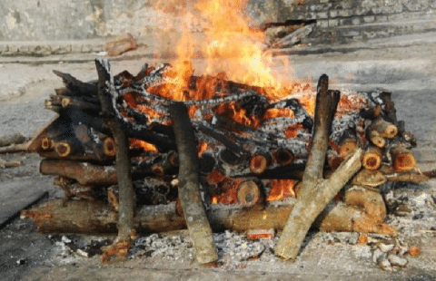 क्या अप जानते हैं अंतिम संस्कार से लौटते वक्त पीछे मुड़कर क्यूँ नहीं देखना चाहिए - Upto Cricket Hindi | DailyHunt