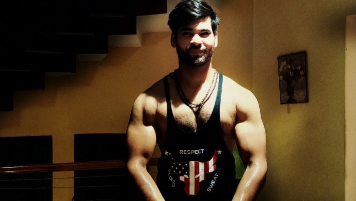 Meet this upgrowing fitness influencer from IIT who promotes that you can lose fat by eating your favorite food.