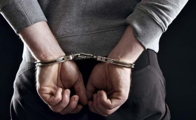 महिला की मौत पर मायका पक्ष का हंगामा, पति के खिलाफ हत्या का केस दर्ज महिला की मौत पर मायका पक्ष का हंगामा, पति के खिलाफ हत्या का केस दर्ज