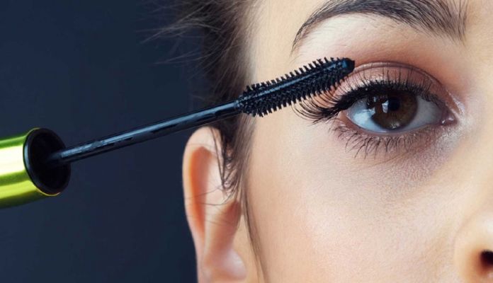 Here Are Some Different Methods To Apply Mascara - Lifeberrys English |  DailyHunt