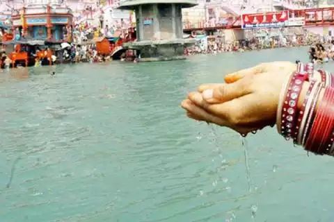 गंगाजल में क्यों नहीं पनपते बैक्टीरिया ? शोध में हुआ बड़ा खुलासा - UP Darpan | DailyHunt