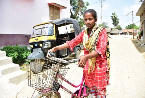 बिहार की बेटी ने बीमार पिता को 1200 Km साइकिल चलाकर पहुंचाया घर, देखें  तस्वीरें - Rajasthan Khabre | DailyHunt