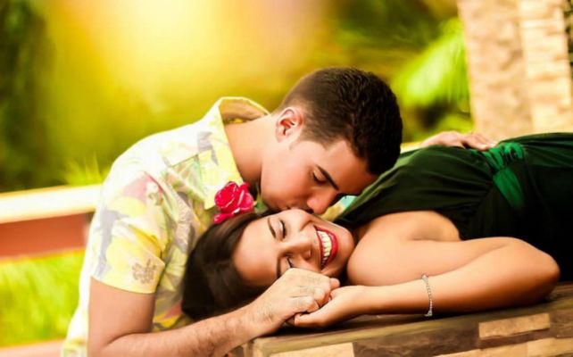 5 Psychological Tricks To Make Any Girl Fall In Love With You - Life and Trendz | DailyHunt