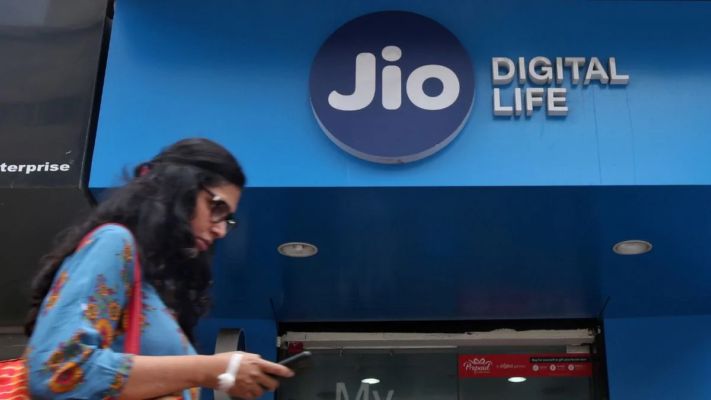 Jio ने लॉन्च किए तीन इन-फ्लाइट और दो इंटरनेशनल रोमिंग पैक्स, दो पुराने  प्लान्स बदले गए - Care of Media | DailyHunt