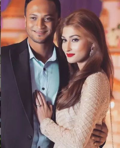 Bangladesh Cricket Team With Wife