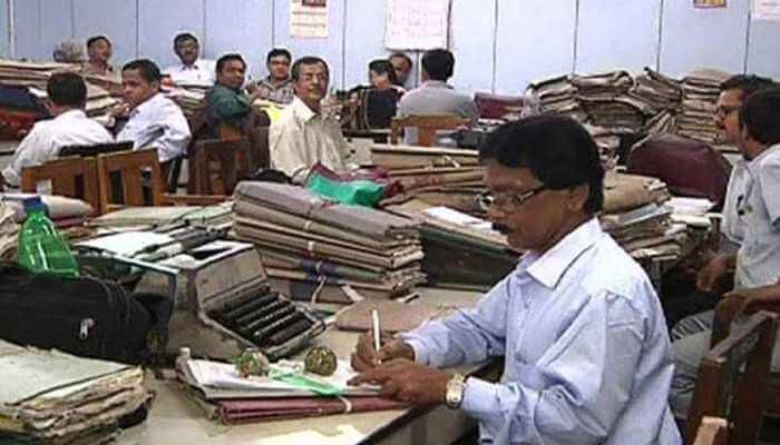UP में 50 फीसदी सरकारी कर्मचारी तीन शिफ्टों में करेंगे काम, देखें शिफ्ट टाइमिंग - Only News 24 | DailyHunt