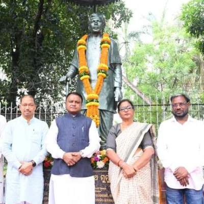 ପଣ୍ଡିତ ରଘୁନାଥ ମୁର୍ମୁଙ୍କ ଜନ୍ମବାର୍ଷିକୀରେ ଶ୍ରଦ୍ଧାସୁମନ ଅର୍ପଣ