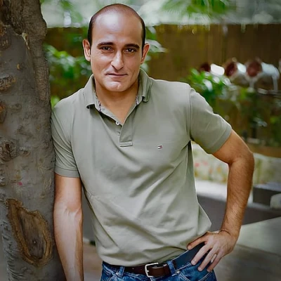 Akshaye Khanna performs havan at Alibaug residence following Dhurandhar's global success