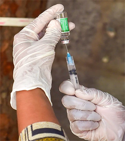 ಲಸಿಕೆಯ ಕೊರತೆ: ದಕ್ಷಿಣ ದಿಲ್ಲಿಯಲ್ಲಿ 21 ಕೋವಿಡ್ ಲಸಿಕೆ ಕೇಂದ್ರಗಳು ಸ್ಥಗಿತ