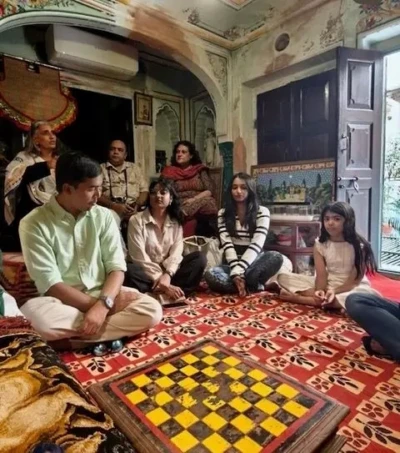 How 'baithakis' - intimate gatherings over conversation, culture and cuisine - are making a comeback