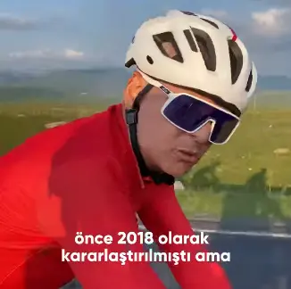 Thousands sign petition supporting Turkish governor after cycling tights photos go viral