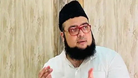 'दूसरे धर्म की पूजा-पाठ में शामिल होना भाईचारा नहीं बल्कि ईमान की कमजोरी', मौलाना इस्हाक गोरा का बयान