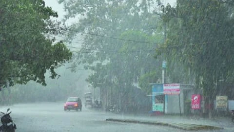 Bihar Weather: जारी है मौसम की मेहरबानी, अगले 3 दिनों तक जमकर बरसेंगे बादल, 8 जिलों में भारी बारिश का अलर्ट