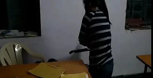 खाना देने के लिए खोलते थे कमरा… फिर जो भी आता नोचता था जिस्म, एक महीने तक दरिंदगी, फफक पड़ी वो खाना देने के लिए खोलते थे कमरा… फिर जो भी आता नोचता था जिस्म, एक महीने तक दरिंदगी, फफक पड़ी वो