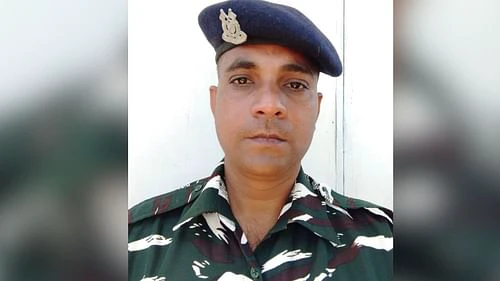 सीआरपीएफ जवान ने बीमारी से तंग आकर मौत को लगाया गले, तीन दिन पहले आया था घर; फंदे से लटककर दी जान