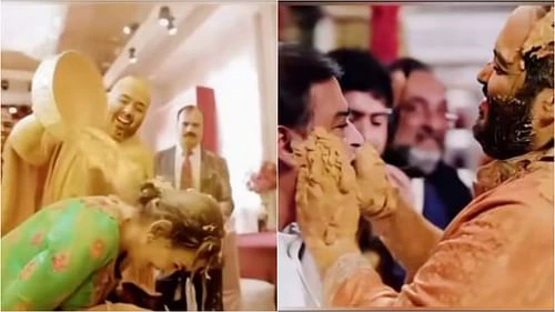 शादी से नया वीडियो आया सामने, मां नीता मां पर बाल्टी से हल्दी डालते दिखे दूल्हे राजा