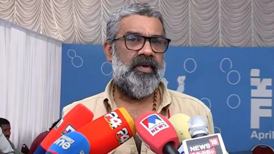 ദിലീപിന്റെ വീട്ടില് ചായകുടിക്കാനല്ല പോയത്, പങ്കെടുത്തത് ഫിയോക്ക് ക്ഷണിച്ചിട്ട്: രഞ്ജിത്ത്