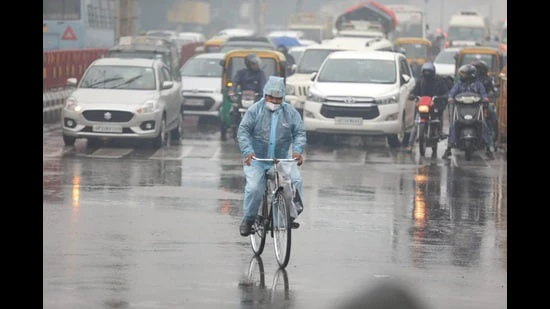 IMD forecast: Cold wave, rain and lightning across UP for next 48 hours
