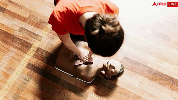 Cardiac Arrest: जिस शिक्षक से सीखा जीवनदान, उन्हीं की रुकी सांसों को छात्रों ने CPR देकर फिर से लौटाया