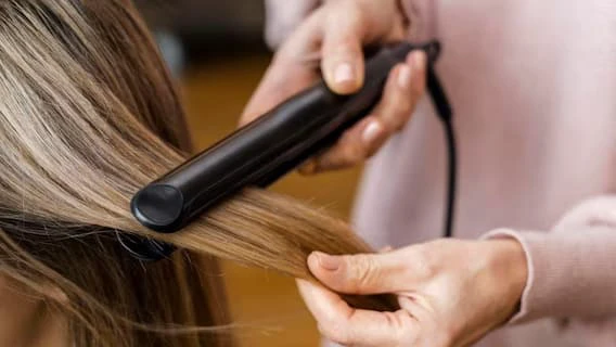 सावधान हेयर स्ट्रेटनिंग के चक्कर में गंवानी पड़ी किडनी इजरायल की घटना ने उड़ाए होश