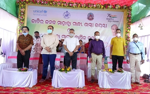 ରାୟଗଡା ଜିଲ୍ଲା ପ୍ରଶାସନ ଦ୍ୱାରା ଗାନ୍ଧୀ ଓ ଶାସ୍ତ୍ରୀ ଜୟନ୍ତି ସହ ଲୋକକଳା ଗ୍ରାମର ବାର୍ଷିକ ଉତ୍ସବ ପାଳିତ