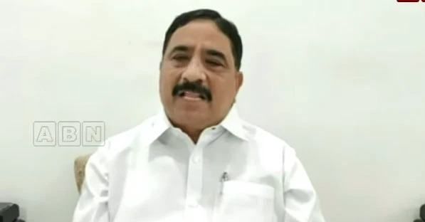 ప్రజలను మభ్యపెట్టడానికే ఏకగ్రీవాలు: కాల్వ శ్రీనివాసులు