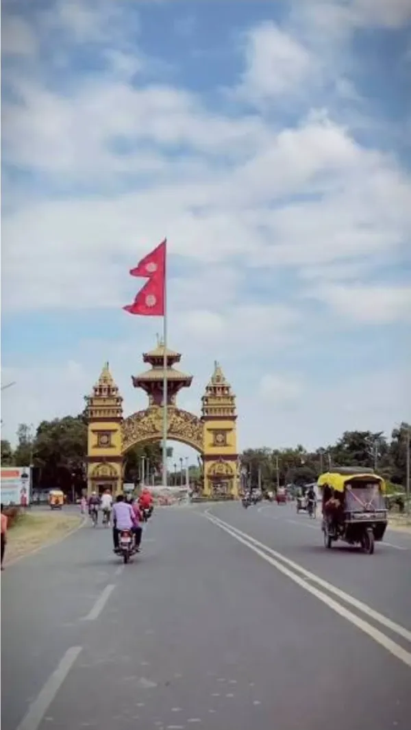 भारत से १०० रुपये से अधिक का सामान लाने पर कस्टम ड्यूटी से सीमा पर कम हुई भीड़