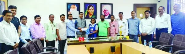 'गरीब विद्यार्थी फंडा'त १९ लाखांची जमा; दादा पाटील महाविद्यालयाचा आदर्श उपक्रम