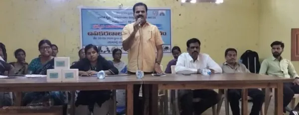 దివ్యాంగ విద్యార్థులకు ఉపకరణాల పంపిణీ