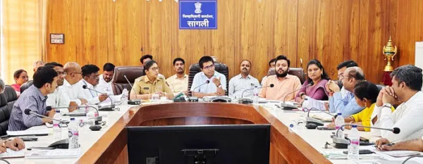 सांगलीतील संभाव्य पावसाळा आणि पूरस्थिती लक्षात घेता गावपातळीवर सूक्ष्म नियोजन करा ! - जिल्हाधिकारी