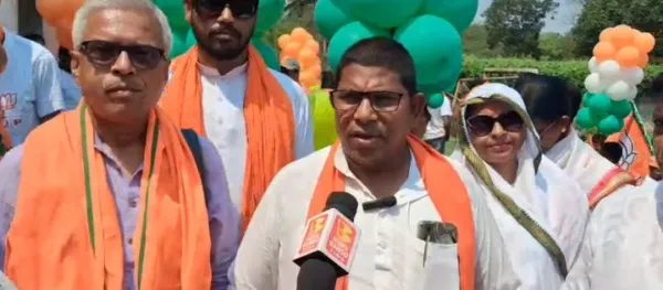 BJP, Khargapur,  খড়্গপুর মহকুমা শাসকের দপ্তরে মনোনয়ন জমা বিজেপি প্রার্থী তপন ভুঁইঞার