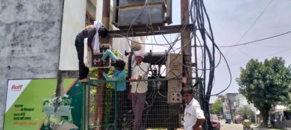 सीतापुर में ट्रांसफार्मर फुंकने की समस्या पर ब्रेक, 12 हजार एलटी फ्यूज सेट से गर्मी में राहत की तैयारी