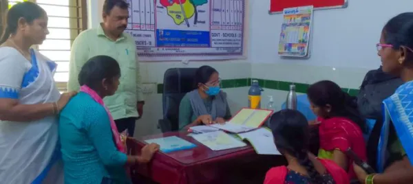 ఆరోగ్య కేంద్రంలో అమ్మ ఒడి కార్యక్రమం