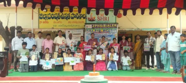 విద్యతోపాటు కళాత్మక రంగాల్లో విద్యార్థులు పట్టు సాధించాలి