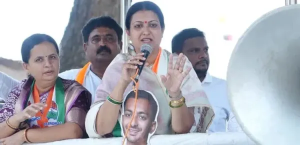 ಅಸ್ ಸಲಾಮು ಅಲೈಕುಮ್ : ಸಿದ್ದರಾಮಯ್ಯ ಸಮ್ಮುಖದಲ್ಲೇ ಹಿಂದಿಯಲ್ಲಿ ಮೊಳಗಿದ ಕಾಂಗ್ರೆಸ್ ಸಂಸದೆಯ ಧ್ವನಿ ಭಾಷಾ ಹೇರಿಕೆ ವಿರೋಧಿಸುವ ಪಕ್ಷದ ಬೂಟಾಟಿಕೆ ಖಂಡಿಸಿದ ಕನ್ನಡಿಗರು