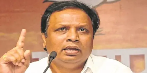 सरकारनं वर्षभरात महाराष्ट्राला परावलंबी केलं - आशिष शेलार