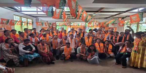 युक्सोममा ६२ परिवार भाजपामा सामेल भएको दाबी
